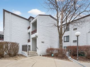362 W Miner St APT 1A, Arlington Heights, IL