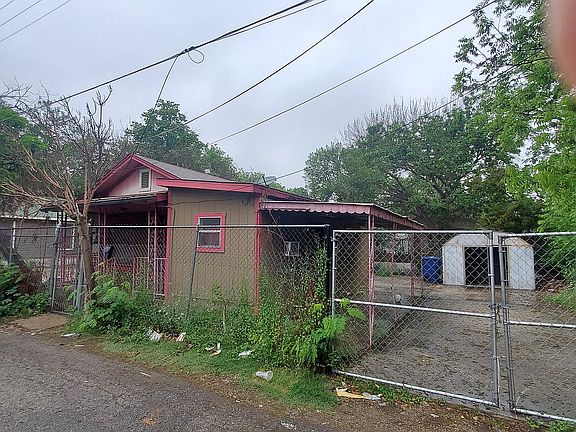3rd image of 711 Central Aly
