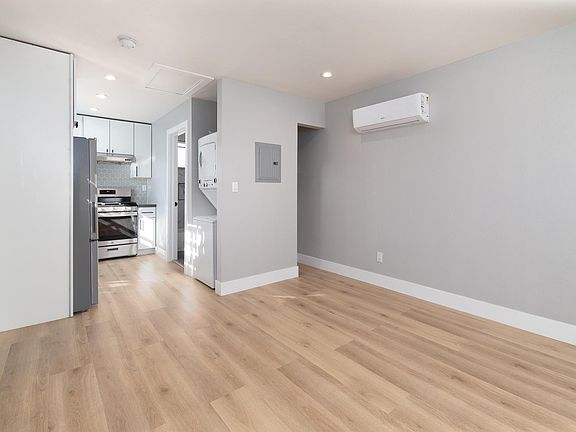 MINI-SPLIT AIR CONDITIONING/HEATING