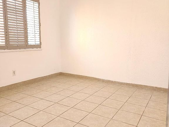 3rd image of 2712 Sea Breeze Dr