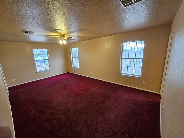 660 Jervis Dr — Photo 5