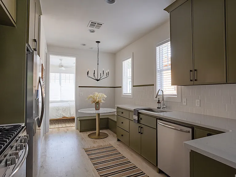 321 E Freeport St — Photo 14