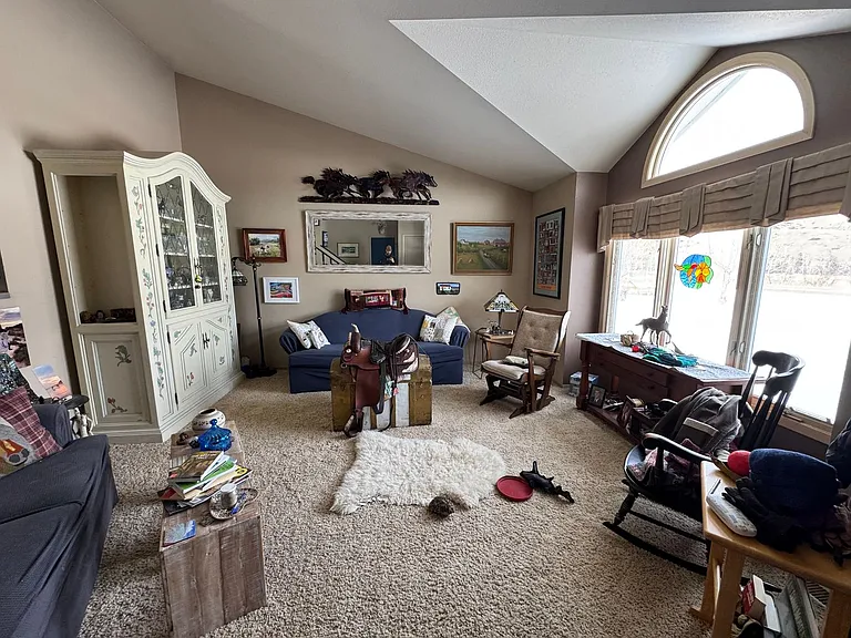82 Stillwater Dr — Photo 9
