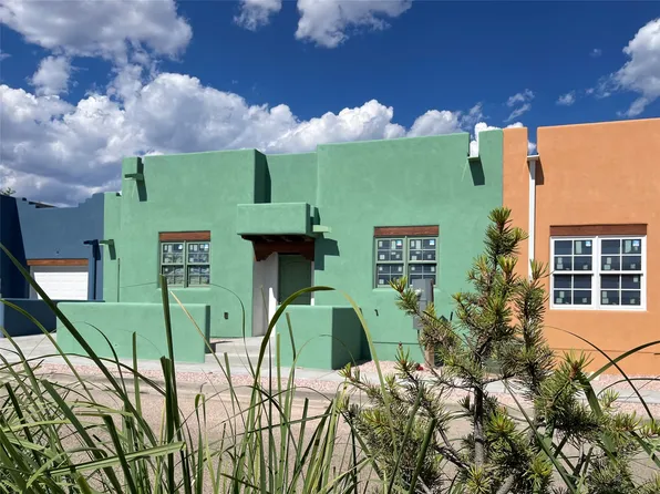525 Camino De Guadalupita, Santa Fe, NM 87505