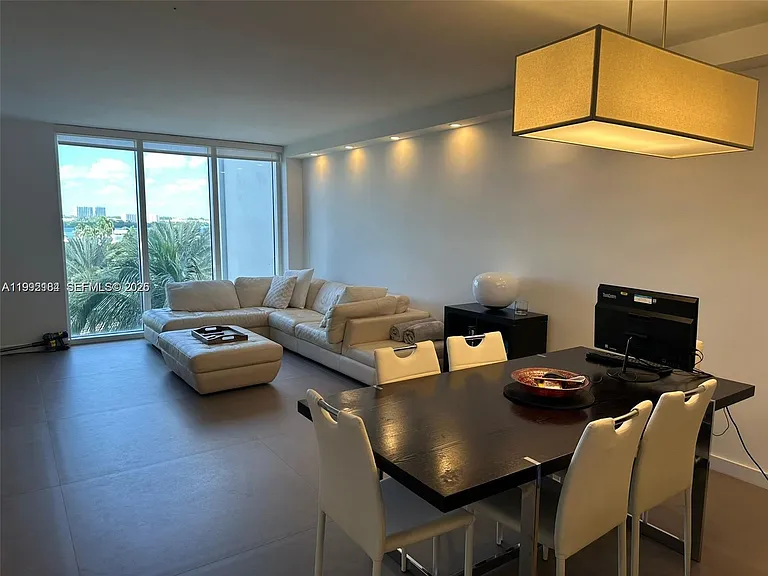 10275 Collins Ave #523 — Photo 3