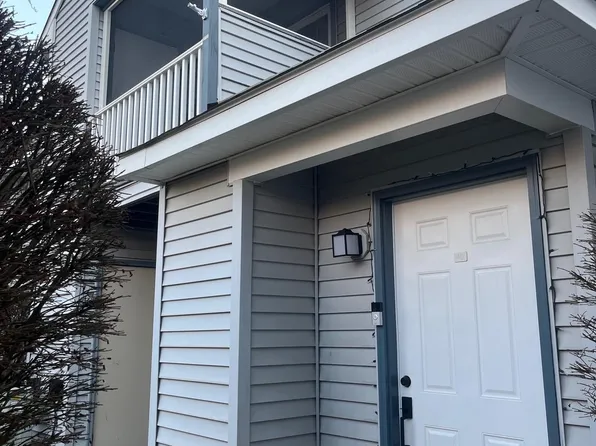 40 Waterview Dr, Absecon, NJ 08205