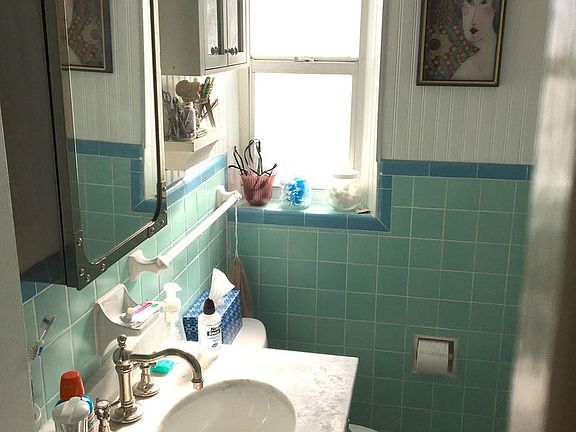 3rd image of 1001 7th St APT 204
