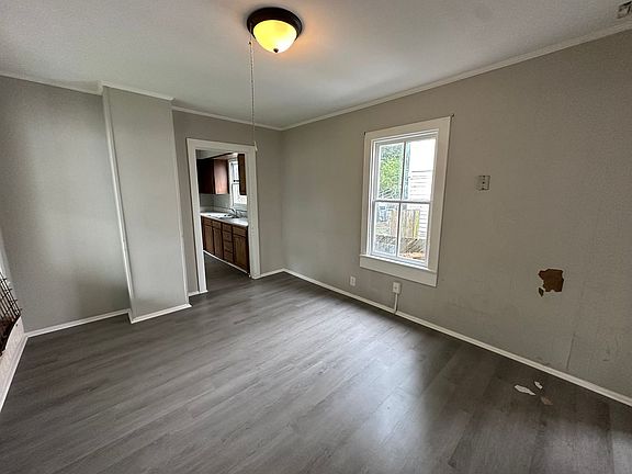 4th image of 201 Cypress St