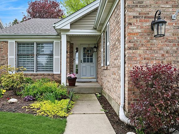 3rd image of 569 Rose Ln