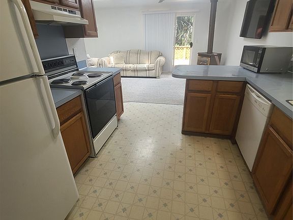 3rd image of 4911 Beach Way NE