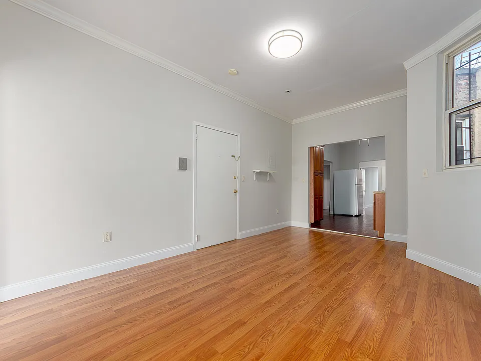 1041 Bedford Ave #4