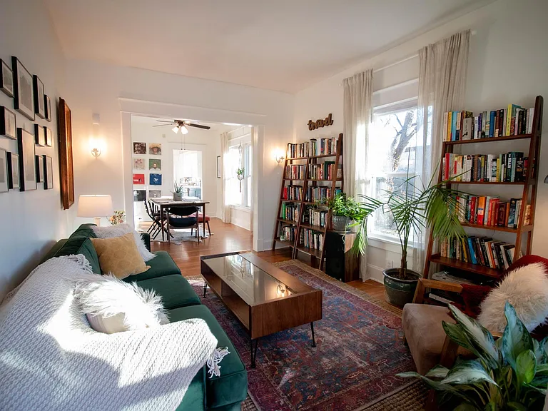 4607 Cambridge St — Photo 32