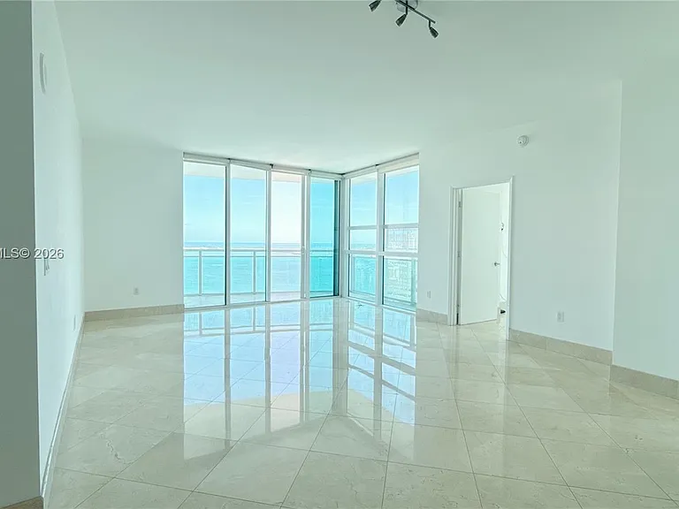 950 Brickell Bay Dr #3411 — Photo 10