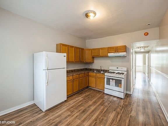 5th image of 1340 S Kedvale Ave Unit 2