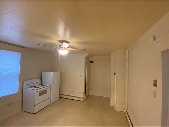 eat-in kitchen with pantry, recent replacement of stove & refrigerator