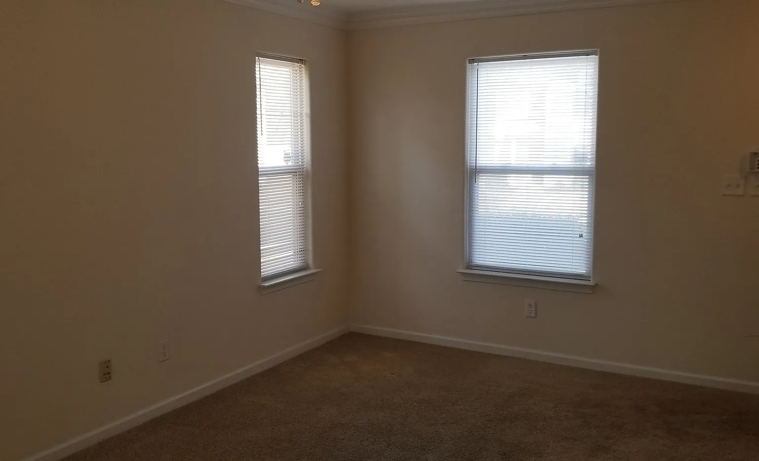 3 Bedroom 2.5 Bath single family in Chesapeake — Photo 2