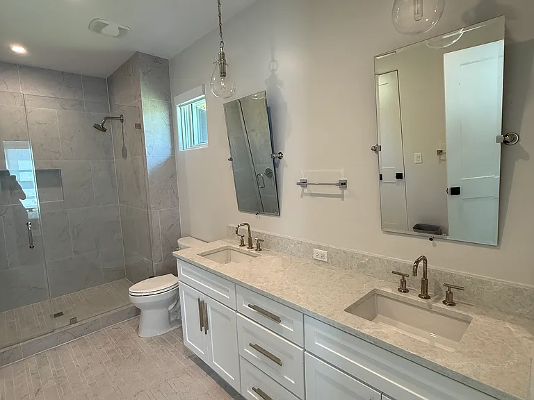 439 W Comstock Ave — Photo 22