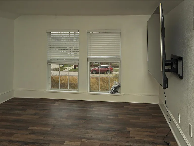 2516 Isabella St — Photo 11