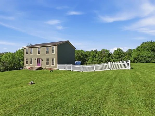 720 E Hill Rd, Oakham, MA 01068