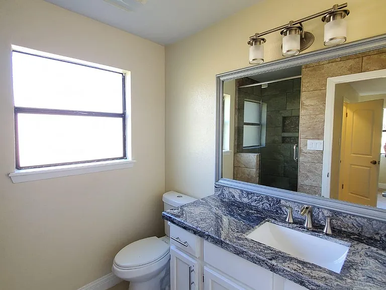 901 Tesoro Ave — Photo 12