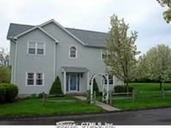 1 Hunter Dr, Guilford, CT 06437