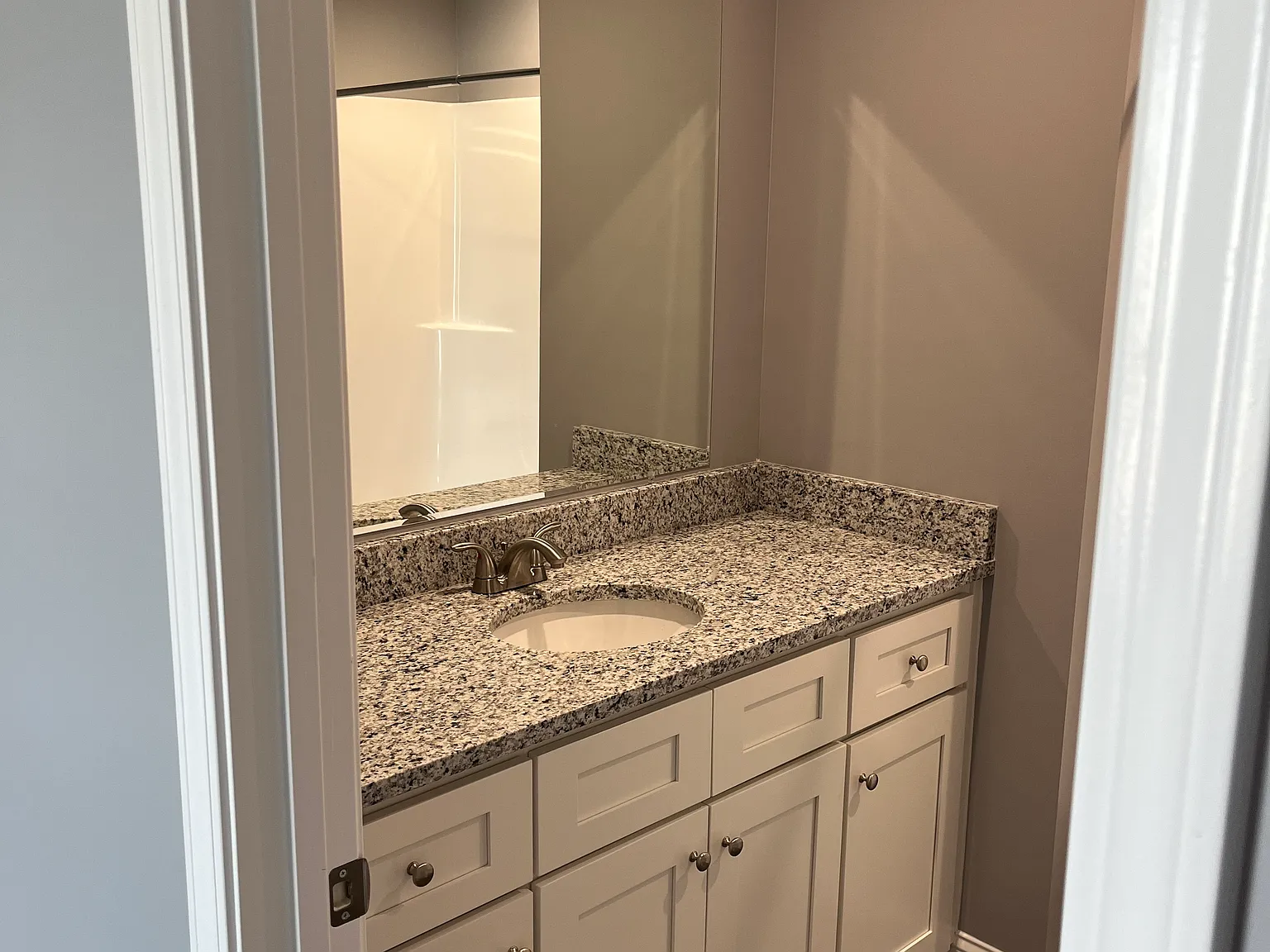 3 bed, 1161 sqft, $1,350 — Photo 1