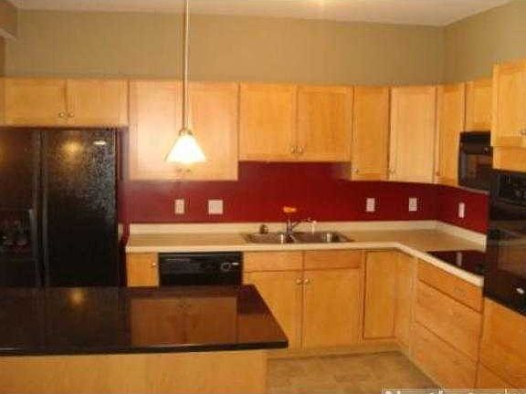 3rd image of 500 Greenhaven Dr APT 212