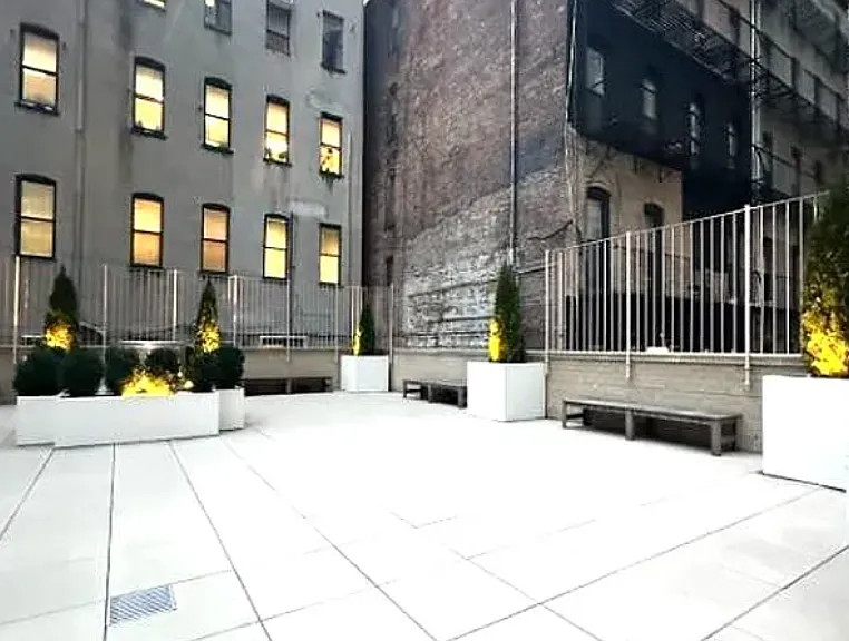 400 E 71st St #21A — Photo 10