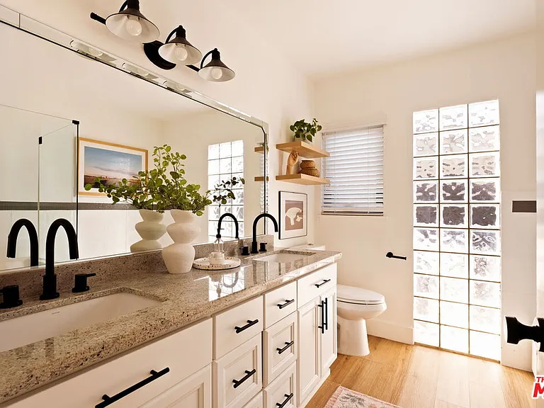 4735 Degovia Ave — Photo 25