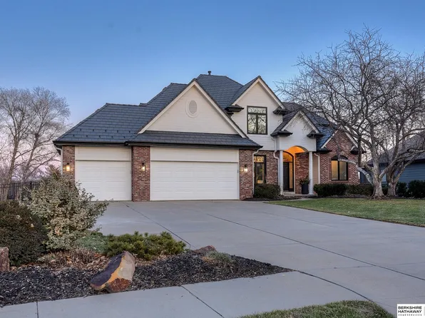 1801 S 186th St, Omaha, NE 68130