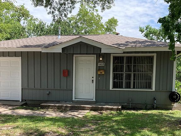 3-1-1 with large backyard ready for move-in.