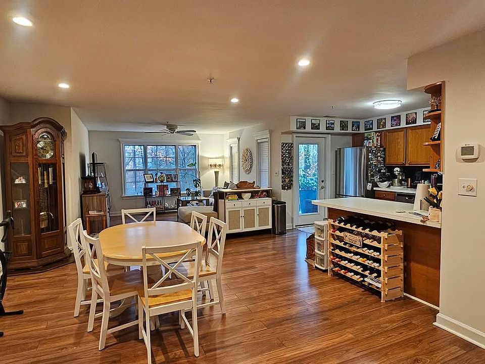 1st image of 621 Admiral Dr