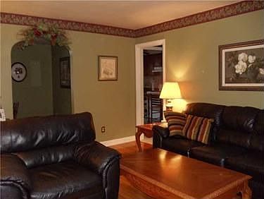 3rd image of 1031 Parkview Ave