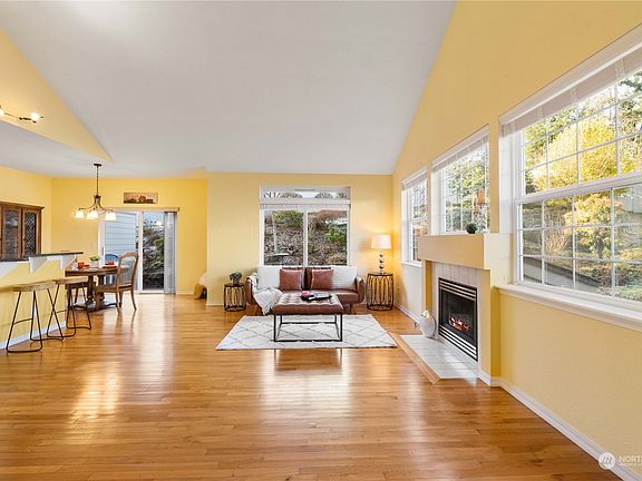 3rd image of 12606 132nd Avenue Ct E