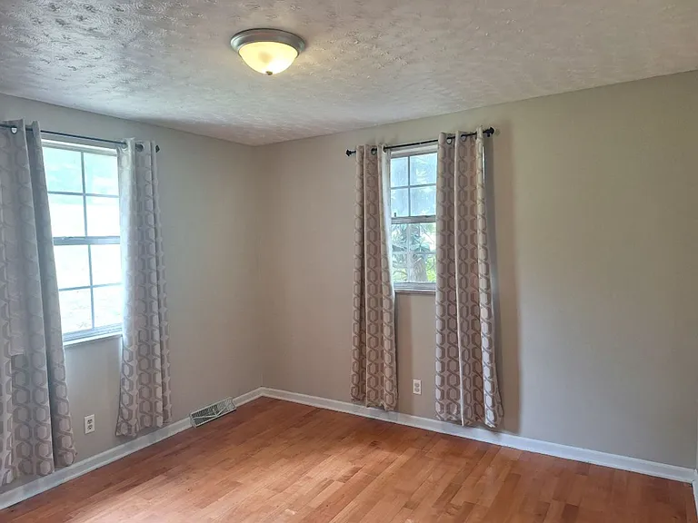 10831 Sonja Dr — Photo 19