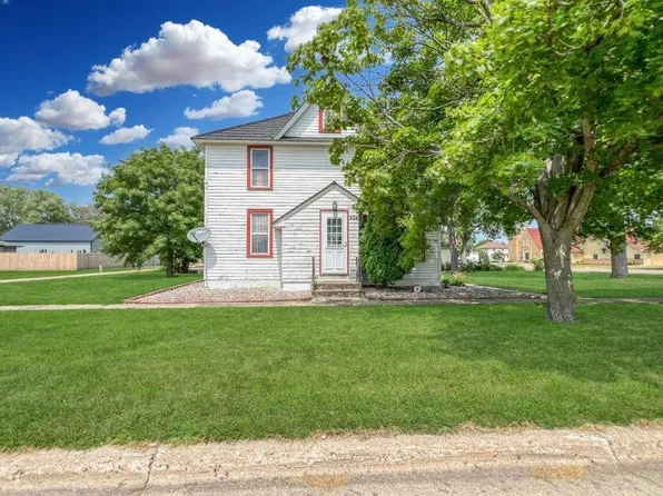 404 2nd St, Welcome, MN 56181