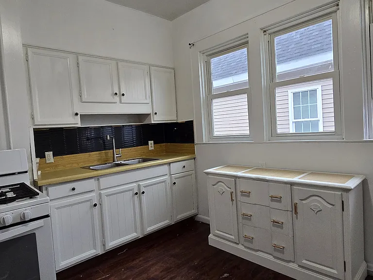 1621 Van Vranken Ave #2 — Photo 8