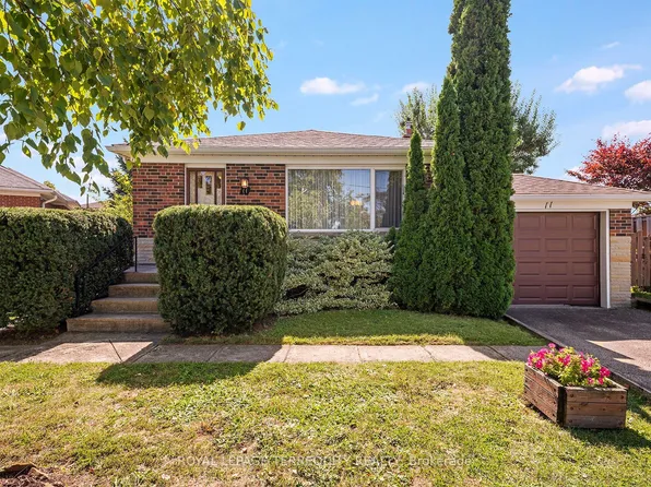 11 Picton Cres, Toronto, ON M3K 1W4