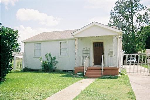 1st image of 2212 Claire Ave