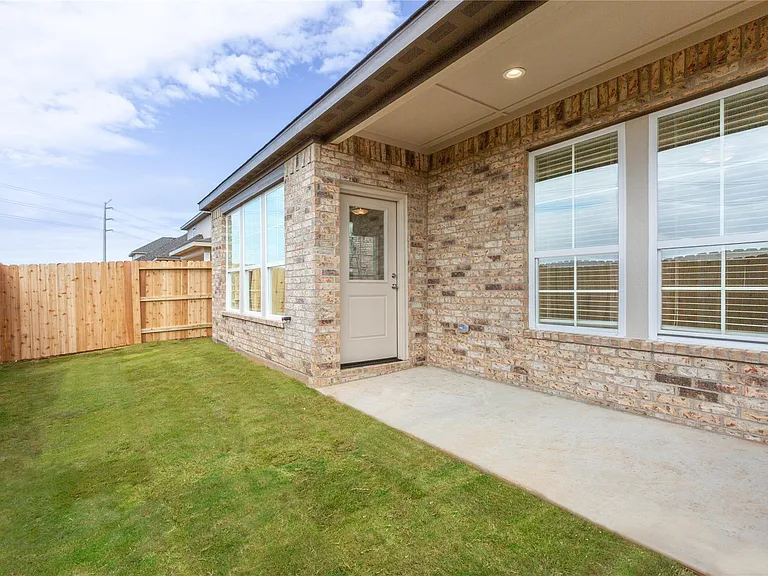1016 Tillman Ln E — Photo 19
