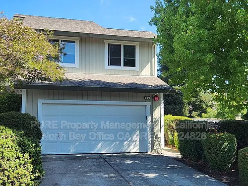 15 Regents Cir Photo 1