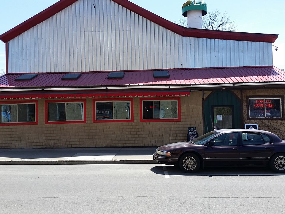 1st image of 133 E Elm St