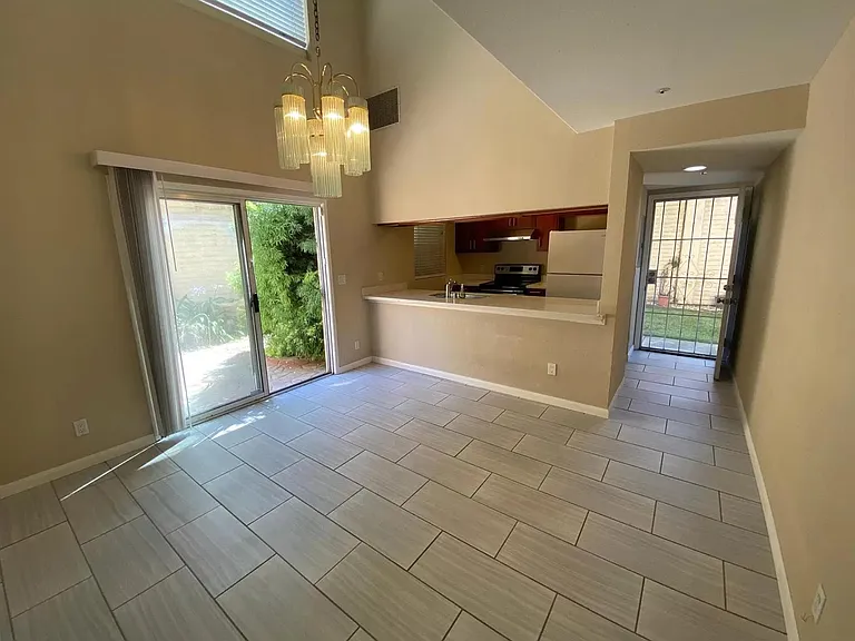 3990 Paul Ter — Photo 10