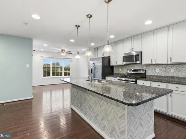 8529 Stansbury Lake Dr, Baltimore, MD 21222