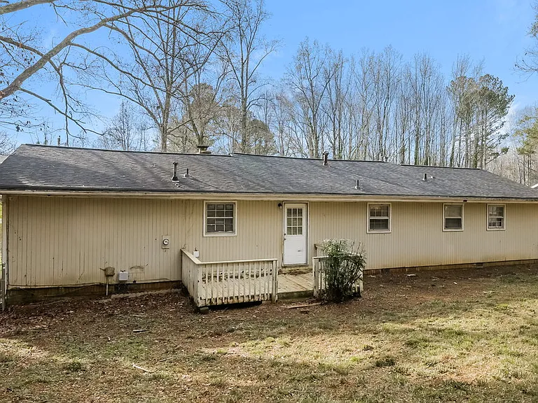 6490 Executive Dr — Photo 15