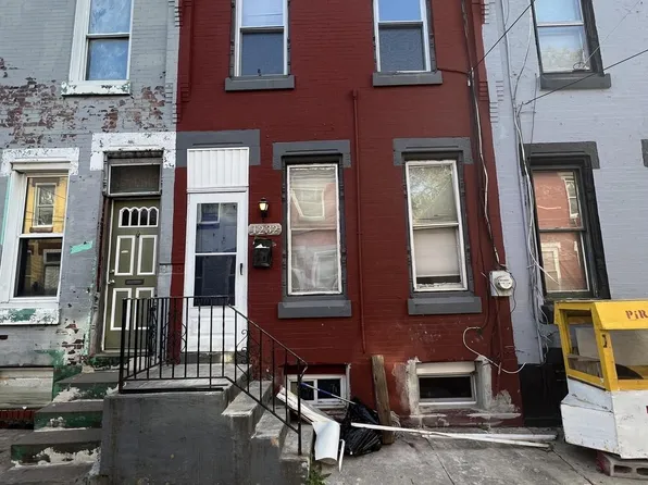1232 W Sergeant St, Philadelphia, PA 19133