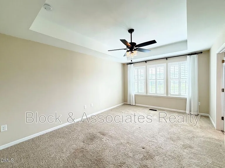 537 Austin View Blvd — Photo 23