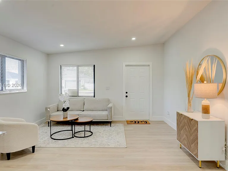 2736 NW 21st Ave — Photo 27