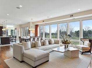 555 Oak Ridge Pl APT 210, Hopkins, MN 55305