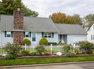 3 Brill Ave, Waterford, CT 06385